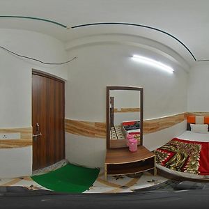 Quadruple Room Bathroom